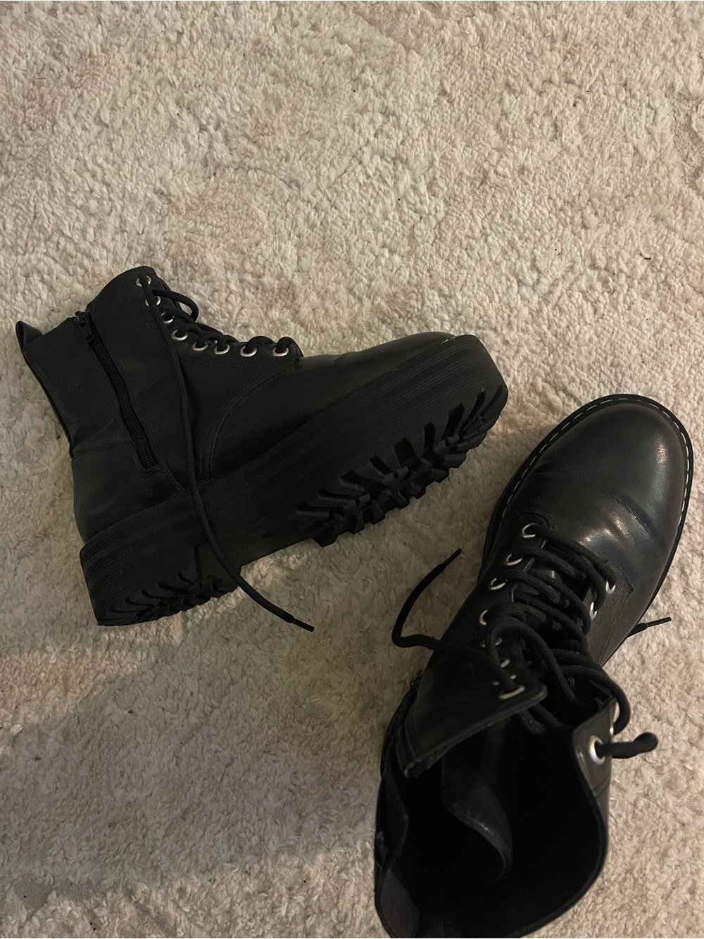 H&M Platform Boot - Picture 3 of 4